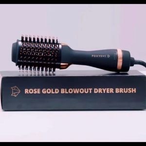 NWT FoxyBae Rose Gold Blowout Brush
